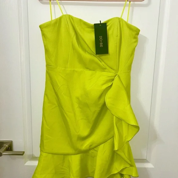 DO+BE Strapless Lime Dress with Ruffle Detail - Picture 2 of 3